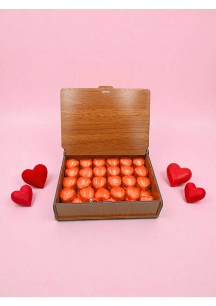 50 Adet Kalp Şeklinde Çikolatalı Kırmızı Ahşap Hediye Kutusu – Sevgi Dolu Tatlar fiyatları