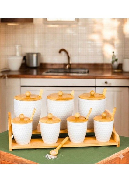 Bambu Standlı 7 Parça Seramik Baharatlık Seti – Kaşıklı Kapaklı Beyaz Modern Tasarım fiyatları
