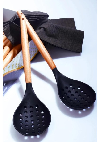 Bambu Saplı Silikon Kevgir Siyah