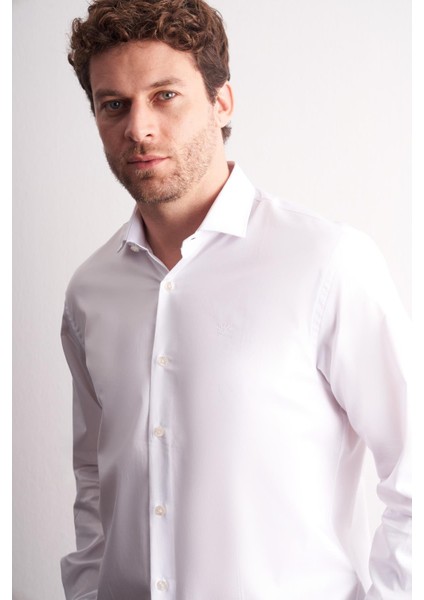 Beyaz Yarım Italyan Yaka Uzun Kol Premium Slim Fit %100 Pamuk Gömlek 1004255197 fırsatları