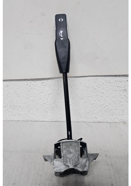 Ford Taunus Sinyal Kolu 1979-1990 Arası Oem No 75AG 13335 Ab