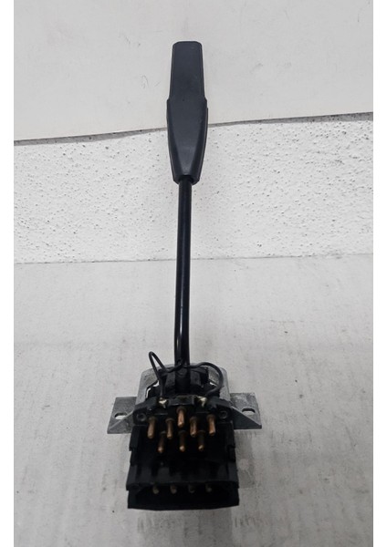 Ford Taunus Sinyal Kolu 1979-1990 Arası Oem No 75AG 13335 Ab fiyatları