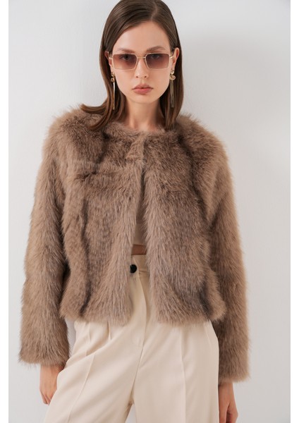 Kadın Peluş Kürk Mont 5225 - Bisküvi modelleri