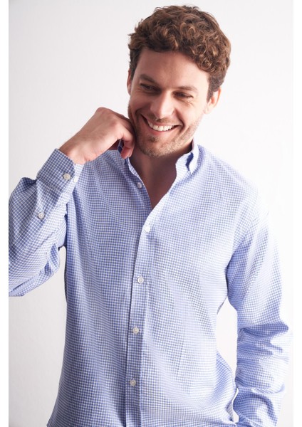 Beyaz - Mavi Düğmeli Yaka Kareli Desen Uzun Kol Premium Slim Fit %100 Pamuk Gömlek 1004255186