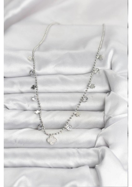 Pirinç Gümüş Renk Yonca Model Kadın Kolye fiyatları