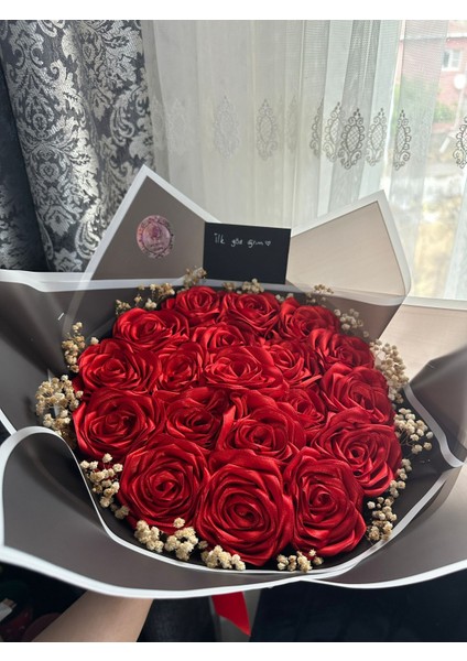 19'lu Solmayan Kırmızı Gül Buketi fiyatları