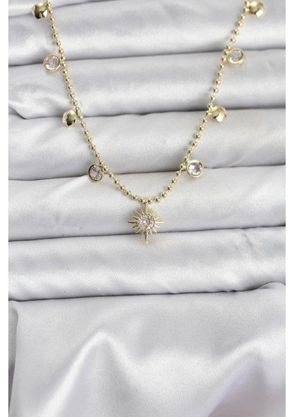 Zirkon Taşlı Kutup Yıldızı Model Pirinç Gold Renk Kadın Kolye