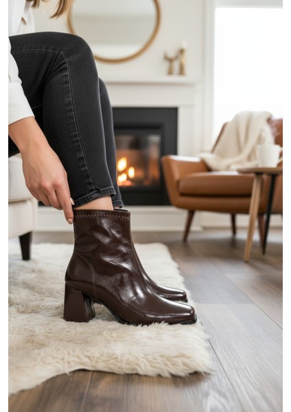 Yanki Kahve Rugan Fermuarlı Kare Burun Kadın Çizme fiyatları