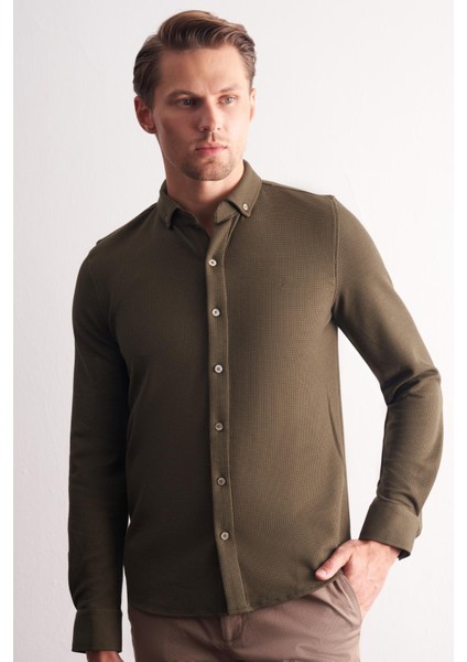 Haki Uzun Kol Düğmeli Yaka Kendinden Desenli Pamuklu Slim Fit Gömlek 1004255267