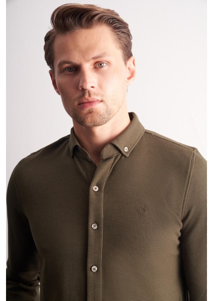 Haki Uzun Kol Düğmeli Yaka Kendinden Desenli Pamuklu Slim Fit Gömlek 1004255267 fırsatları