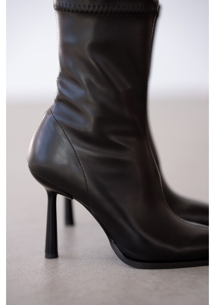 Loran Ince Topuklu Sivri Burun Streç Kadın Bot- Siyah modelleri