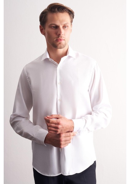 Beyaz Yarım Italyan Yaka Kendinden Desenli Uzun Kol Premium Slim Fit %100 Pamuk Gömlek 1004255192 modelleri