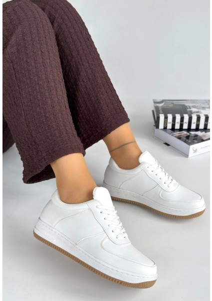 Yzlal Ceyyan Beyaz Cilt Bağcıklı Spor Ayakkabı (Numara: 36)