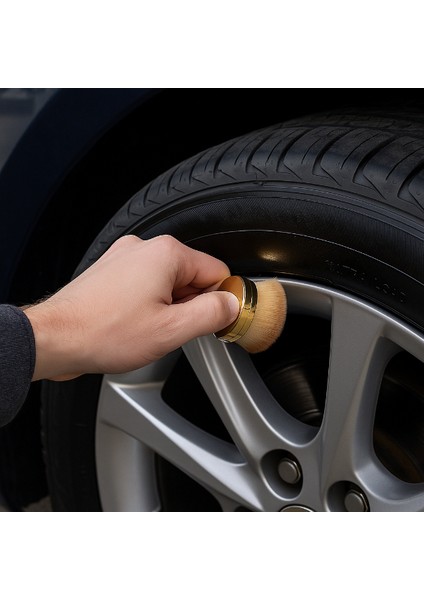 Hazneli Lastik Parlatma Fırçası