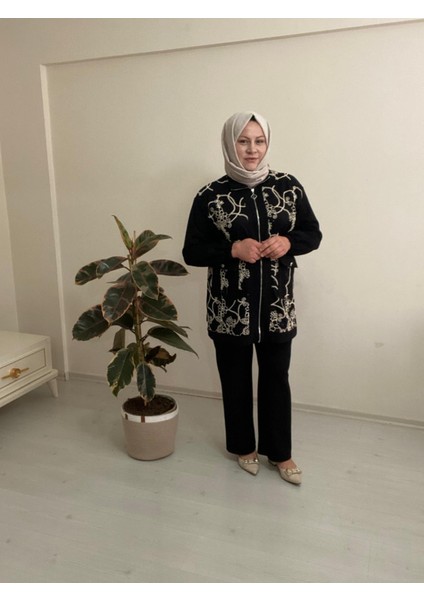 Nakış Işlemeli Fermuarlı Takım