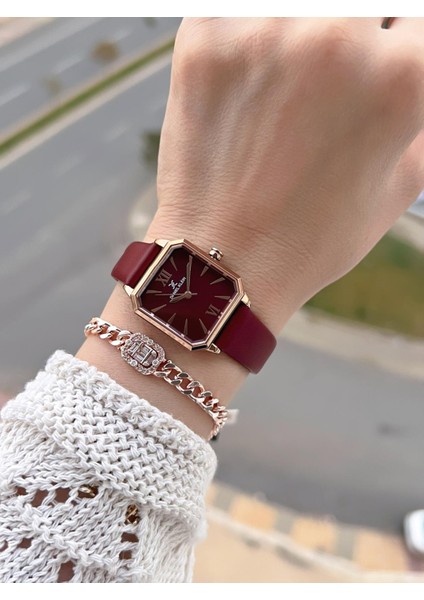 Deri Kordonlu 2 Yıl Garantili 3 Atm Suya Dayanıklı Kadın Kol Saati+Bileklik BD.13939.6 fiyatları