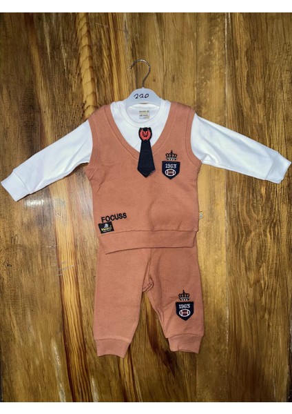 Sptrns 6-24 Aylık Kravatlı Üçlü Takım Kahve (Beden: 12-18)