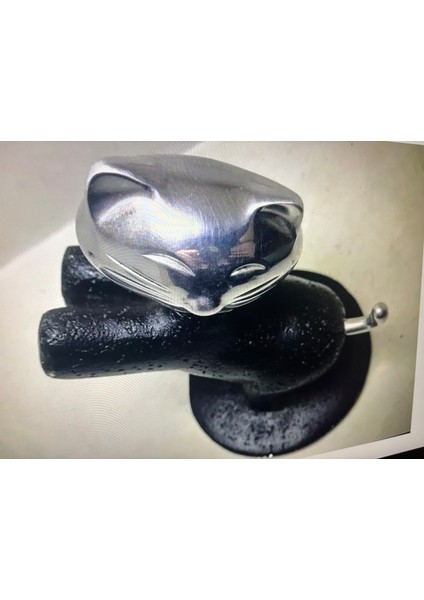 800 Gram Ağırlığında 16 cm Yüksekliğinde Metal ve Seramikten Kedi modelleri