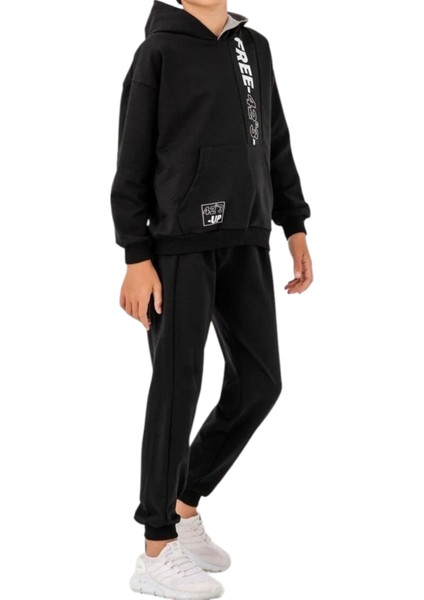 Erkek Çocuk Free Koordinat Yazılı Kapüşonlu Kanguru Cepli Siyah Renk Eşofman Takımı fiyatları