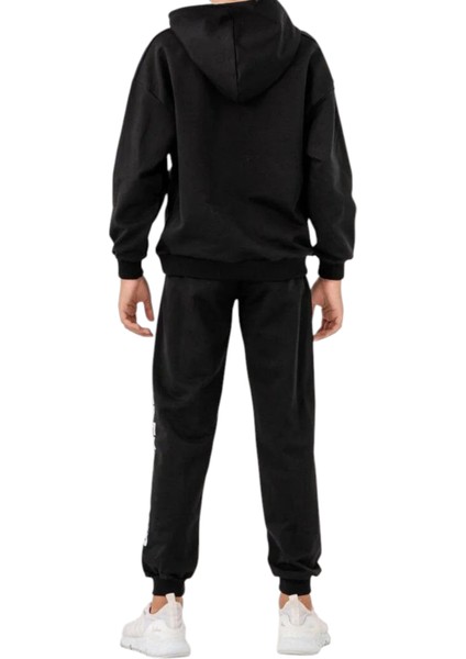 Erkek Çocuk Free Koordinat Yazılı Kapüşonlu Kanguru Cepli Siyah Renk Eşofman Takımı indirimleri