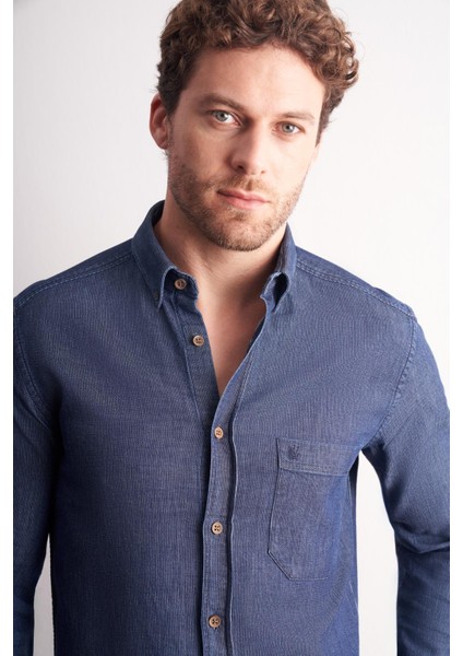 Lacivert - Beyaz Uzun Kol Düğmeli Yaka Kendinden Desenli %100 Pamuk Slim Fit Gömlek 1004255199 fırsatları