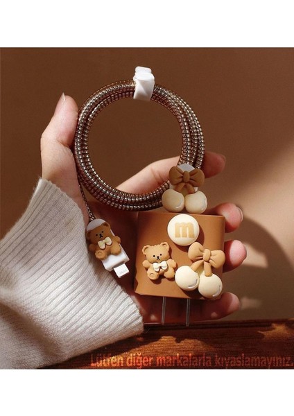 Psr Aksesuar Şarj Aleti Kılıfı & Kablo Koruyucu Set – 18W/20W Uyumlu | Adaptör Kılıfı, Kablo Düzenleyici, Şarj Ucu Koruyucu – 4'lü Set (Ayıcık)