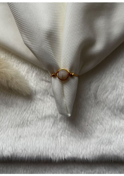 Beyaz Akik Taşı Ayarlanabilir Altın Tel Yüzük El Yapımı