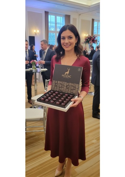 Kırmızı Şarap Dolgulu Bolu Çikolatası 126 gr Red Wine indirimleri