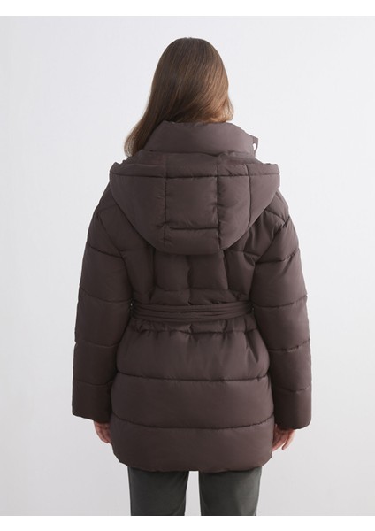 Yeni Sezon Kapüşonlu Beli Kuşaklı Kadın Şişme Mont indirimleri