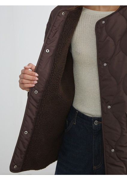 Yeni Sezon Bisiklet Yaka Oversize Kapitone Kadın Şişme Mont fırsatları