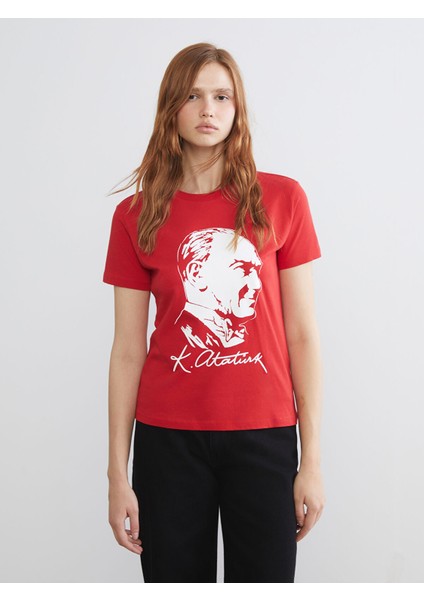 Yeni Sezon Bisiklet Yaka Atatürk Temalı Kadın Tişört