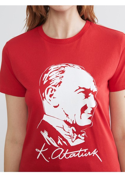 Yeni Sezon Bisiklet Yaka Atatürk Temalı Kadın Tişört modelleri