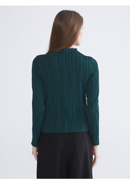 Yeni Sezon Dik Yaka Dokulu Kadın Body fırsatları