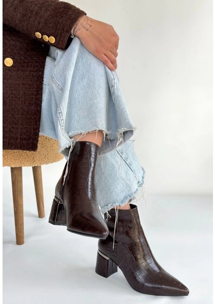 Yzlal Meça Kahverengi Cilt Topuklu Bot (Numara: 38)