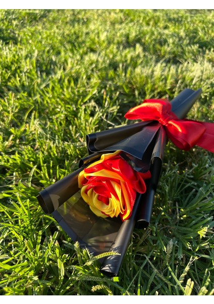 Tekli Taraftar Solmayan Gül Buketi-Galatasaray