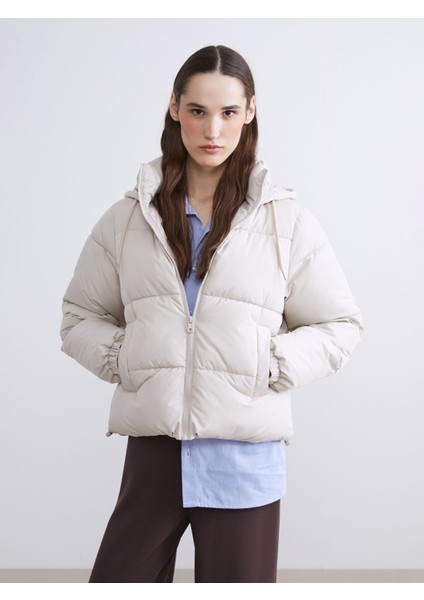 Yeni Sezon Kapüşonlu Kadın Şişme Mont