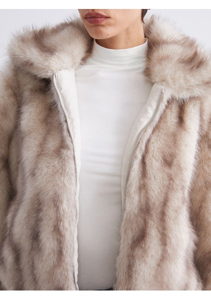 Yeni Sezon Dik Yaka Kadın Kürk Mont modelleri