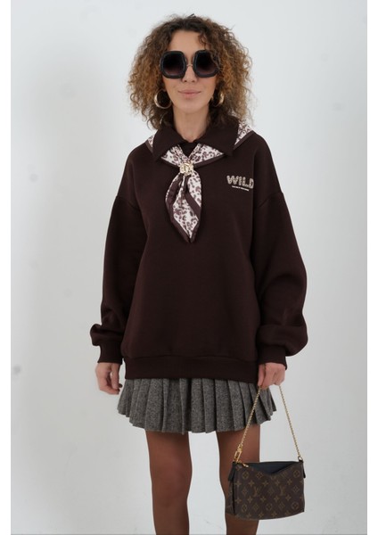 Kahve Fularlı Baskılı Polo Yaka Sweatshirt