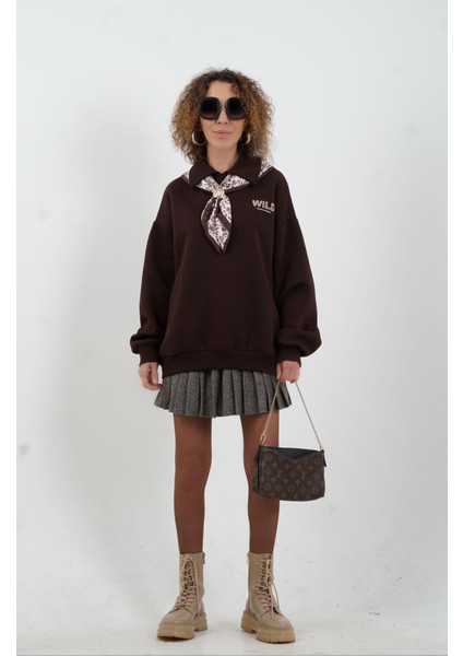 Kahve Fularlı Baskılı Polo Yaka Sweatshirt fiyatları