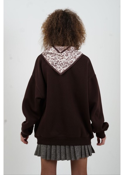 Kahve Fularlı Baskılı Polo Yaka Sweatshirt indirimleri