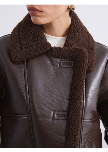 Yeni Sezon Pelüş Gömlek Yaka Kadın Deri Görünümlü Mont modelleri