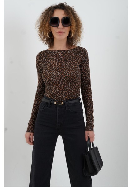 Leopar Desenli Kayık Yaka Modal Kaşmir Bluz