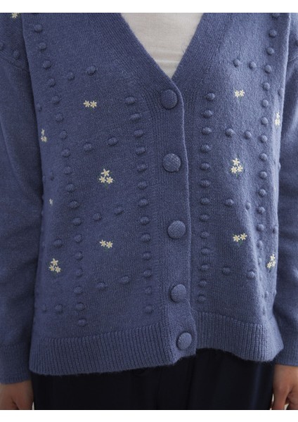 Yeni Sezon V Yaka Çiçek Nakışlı Kadın Triko Hırka modelleri