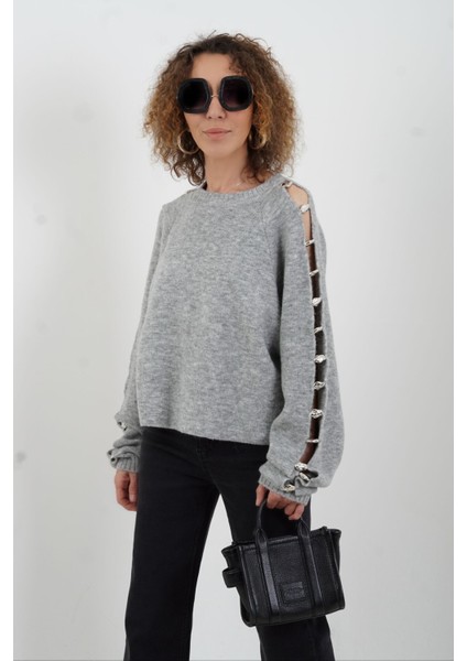 Gri Aksesuar Detaylı Yün Karışımlı Triko Kazak fiyatları