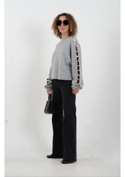 Gri Aksesuar Detaylı Yün Karışımlı Triko Kazak