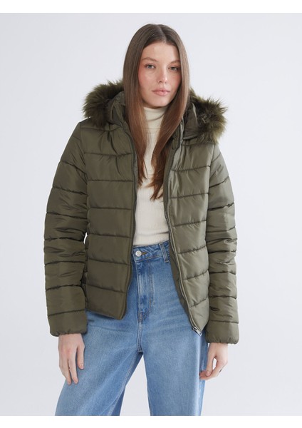 Yeni Sezon Kürklü Kapüşonlu Kadın Şişme Mont