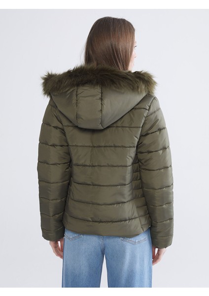 Yeni Sezon Kürklü Kapüşonlu Kadın Şişme Mont indirimleri