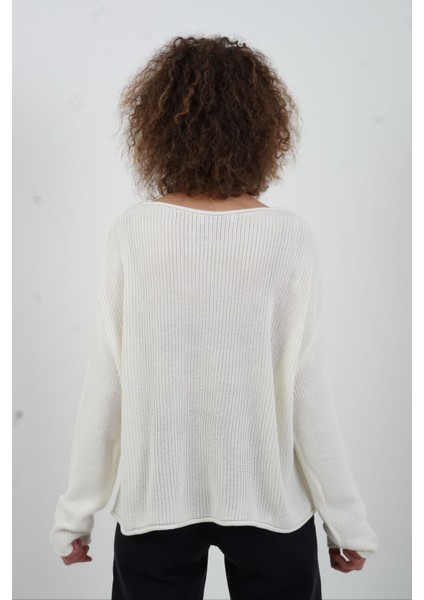 Krem Kayık Yaka Basic Triko Kazak fırsatları