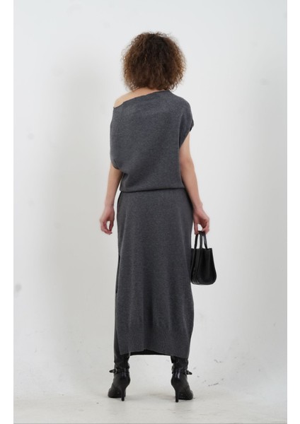 Füme Asimetrik Yaka Kemerli Yünlü Triko Elbise indirimleri