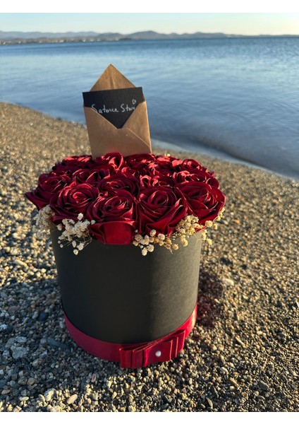 Isteme Çiçeği-17'li Solmayan Bordo Saten Gül Kutusu indirimleri